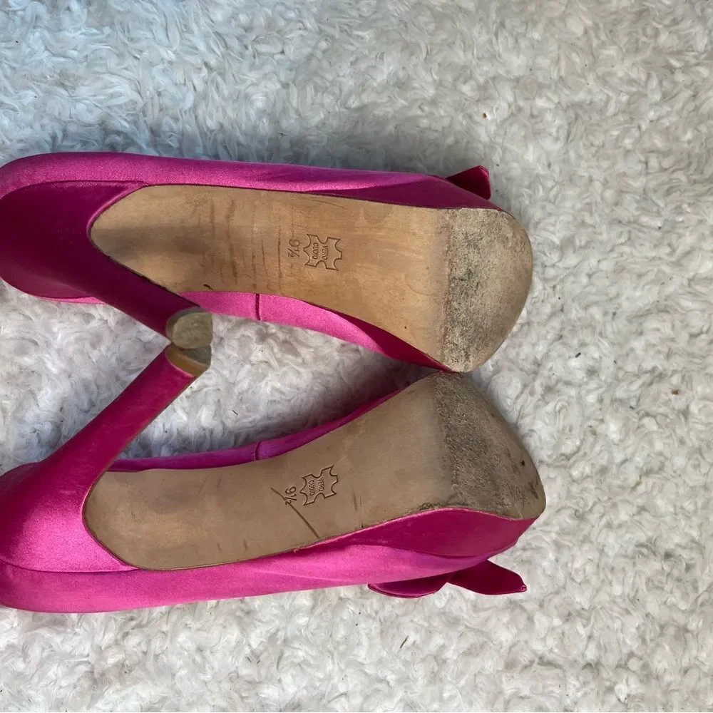 Pour La Victoire Satin Hot pink slip on platform heels peep toe SZ9.5